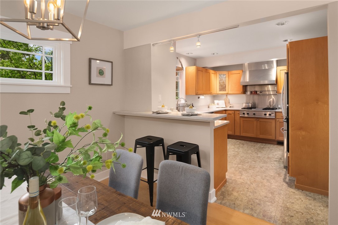 6979 47th Avenue Southwest Seattle, WA 98136 - Photo 9 of 31 Gallery Image 9