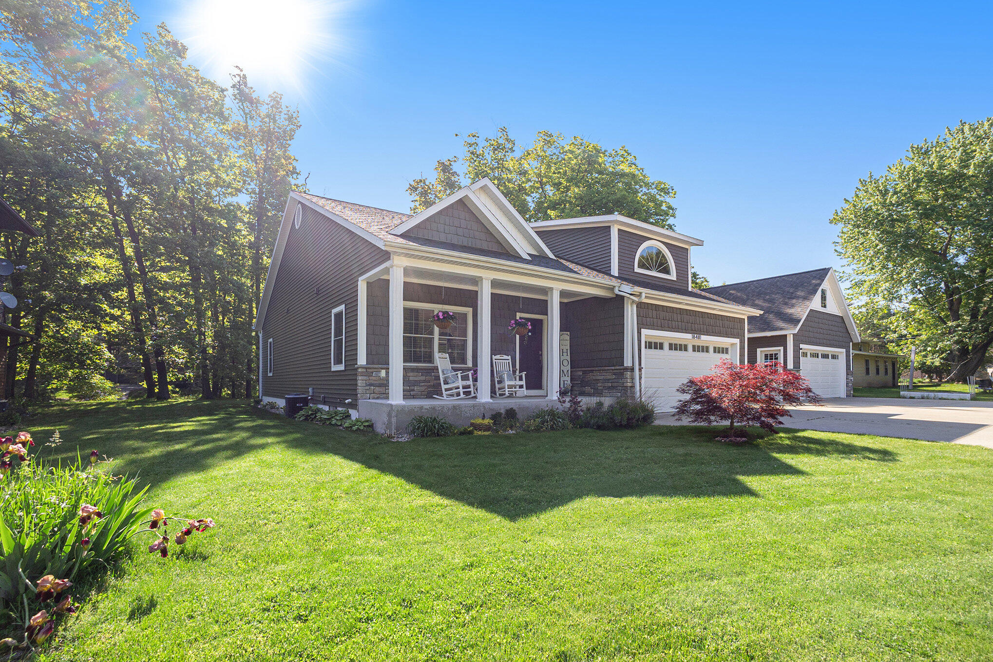 18481 North Fruitport Road Spring Lake, MI 49456 - Photo 2 of 50 004_file_483