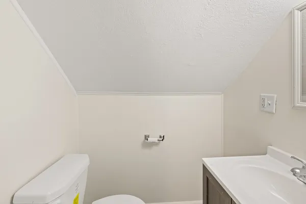 $210,000 | 1340 Lennington Circle Northeast, Kankakee, IL 60901