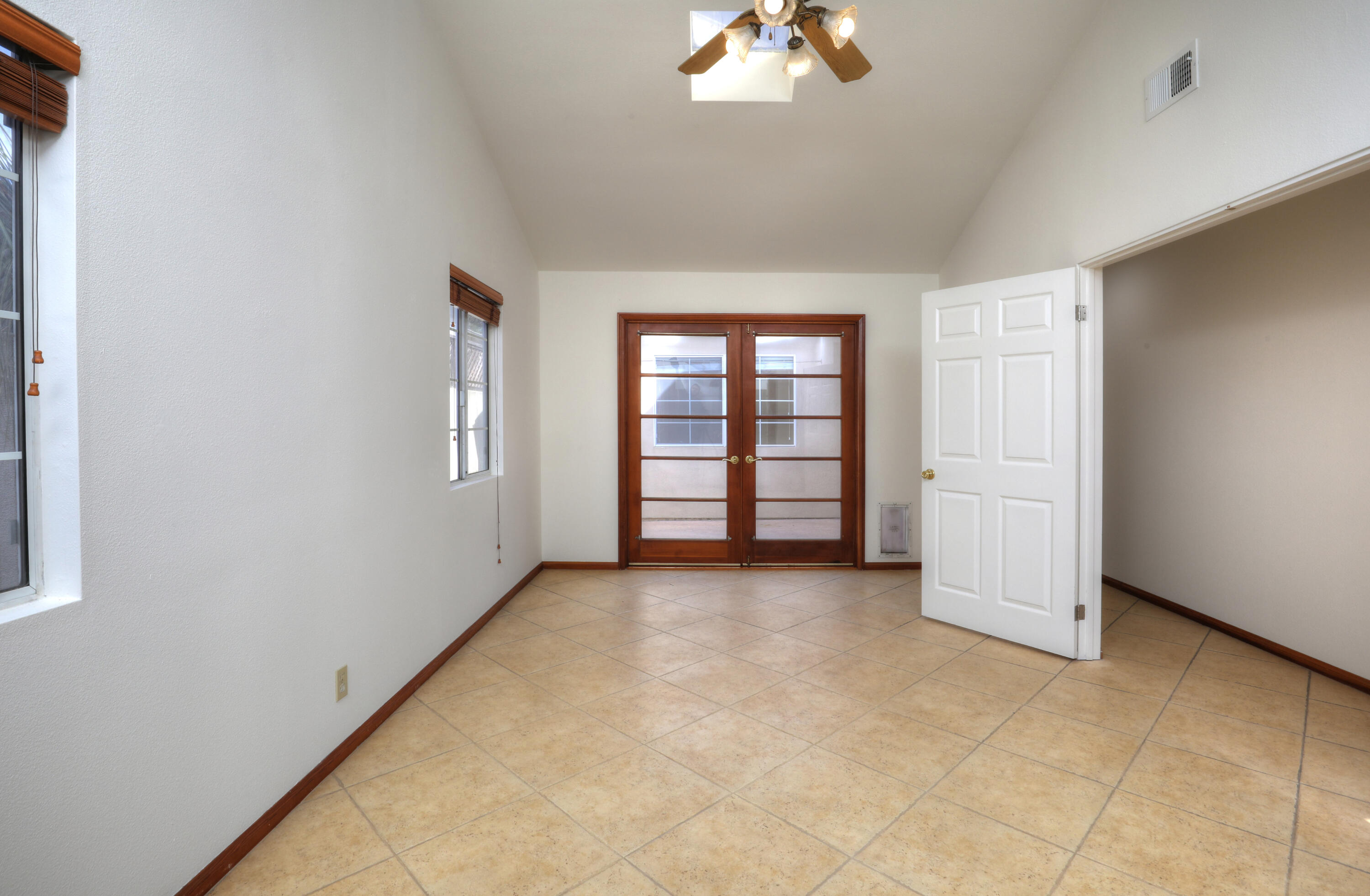 129 San Clemente Santa Barbara, CA 93109 - Photo 13 of 23 an empty room with windows