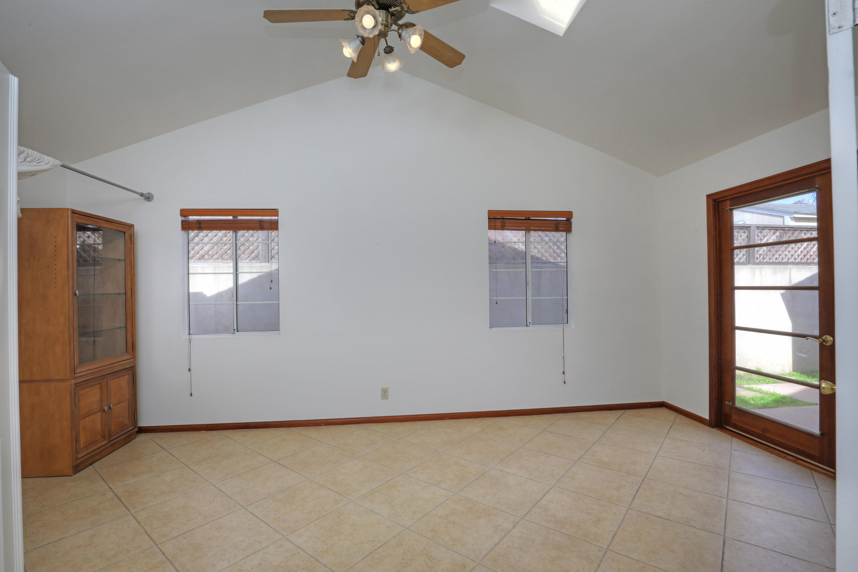 129 San Clemente Santa Barbara, CA 93109 - Photo 14 of 23 an empty room with windows and closet