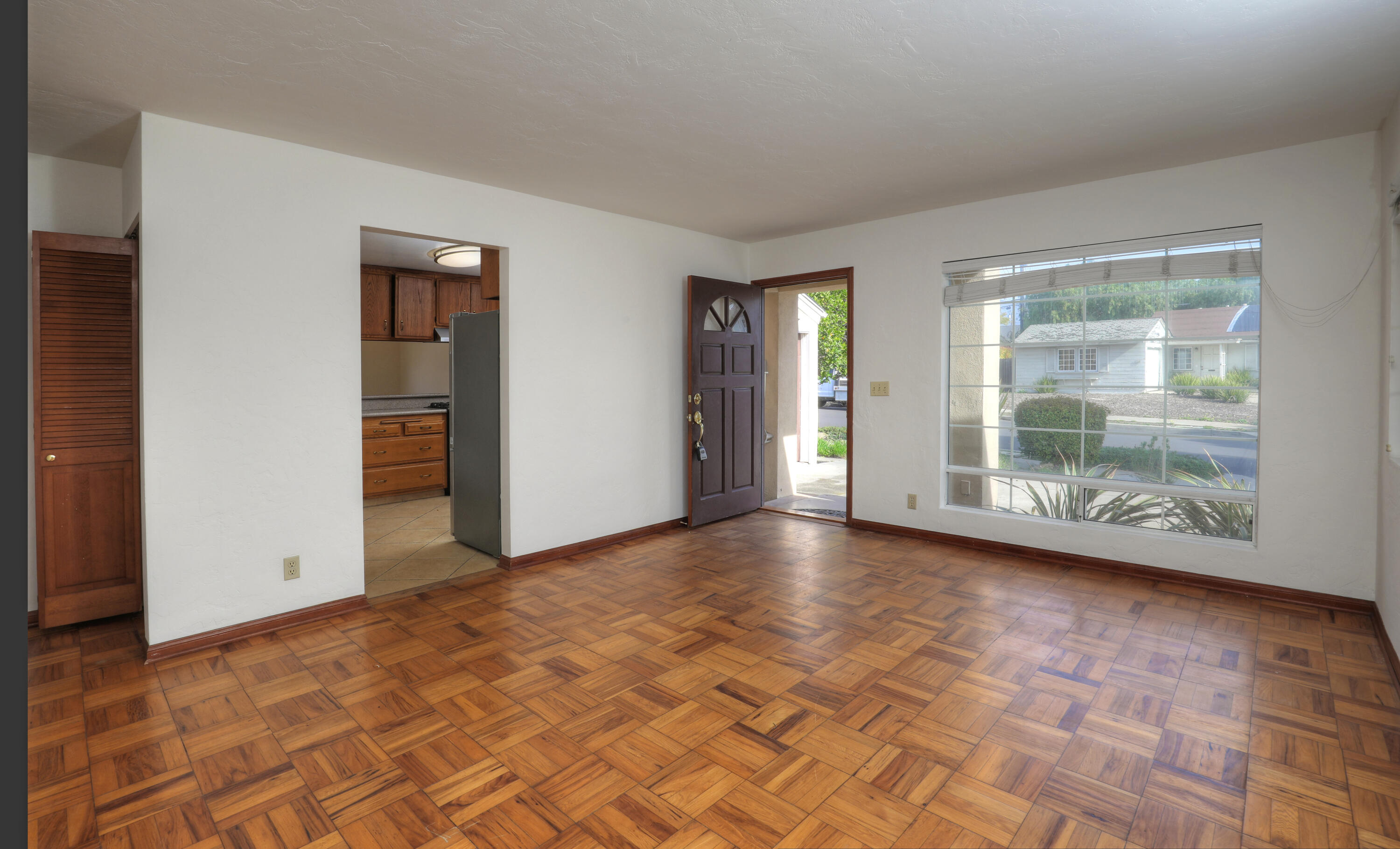 129 San Clemente Santa Barbara, CA 93109 - Photo 4 of 23 a view of empty room with window