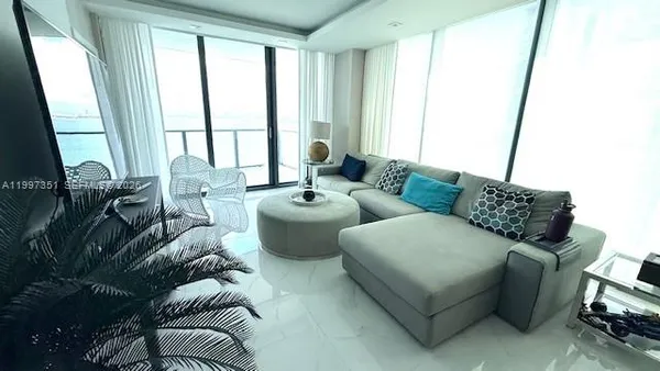 $7,500 | 460 Northeast 28th Street, Unit 2908, Miami, FL 33137