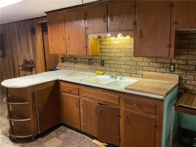 $234,000 | 13504 Spruce Street, Grandview, MO 64030