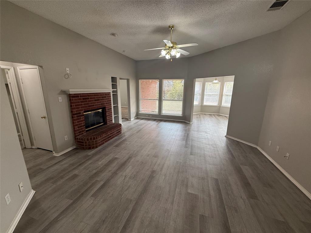 768 Hunter Court Azle, TX 76020 - Photo 5 of 26