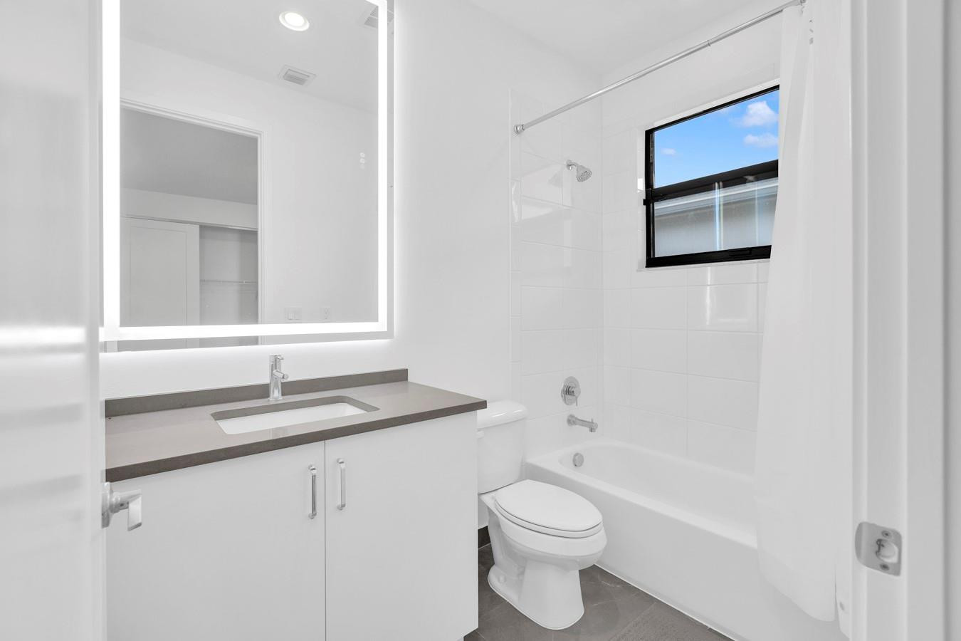 8571 Shoreacres Street Boca Raton, FL 33434 - Photo 63 of 95 3rd Suite Bathroom