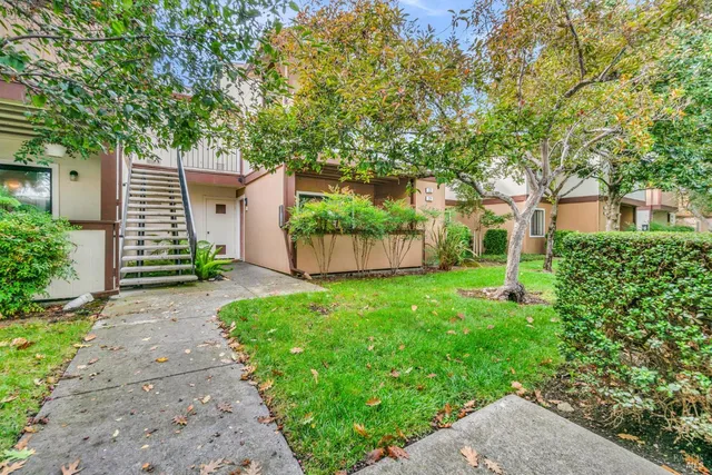 $300,000 | 8201 Camino Colegio, Unit 221, Rohnert Park, CA 94928