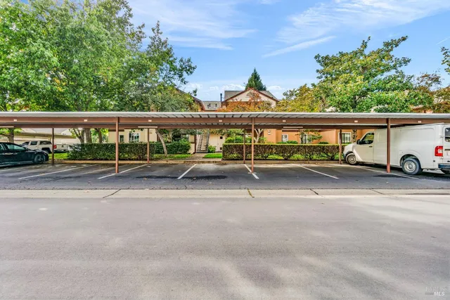 $300,000 | 8201 Camino Colegio, Unit 221, Rohnert Park, CA 94928