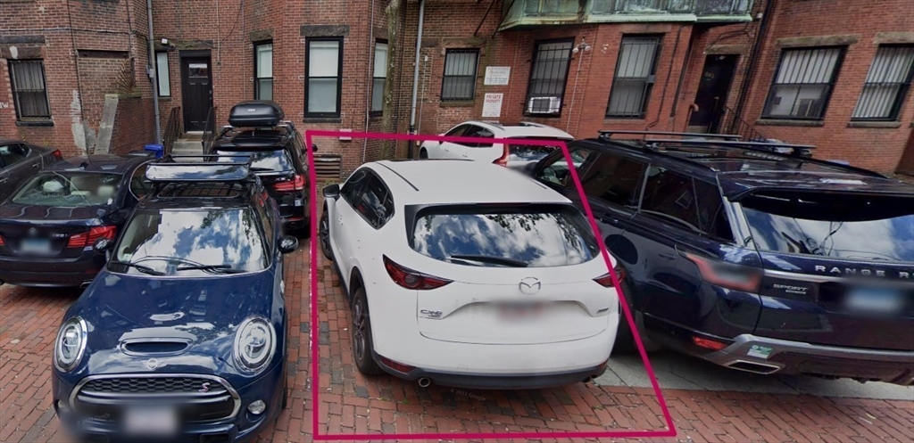 377 Commonwealth Avenue Boston, MA 02115 - Photo 2 of 3 a room with gym equipment