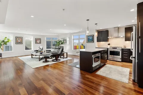 $1,129,000 | 112 West 9th Street, Unit 2, Boston, MA 02127