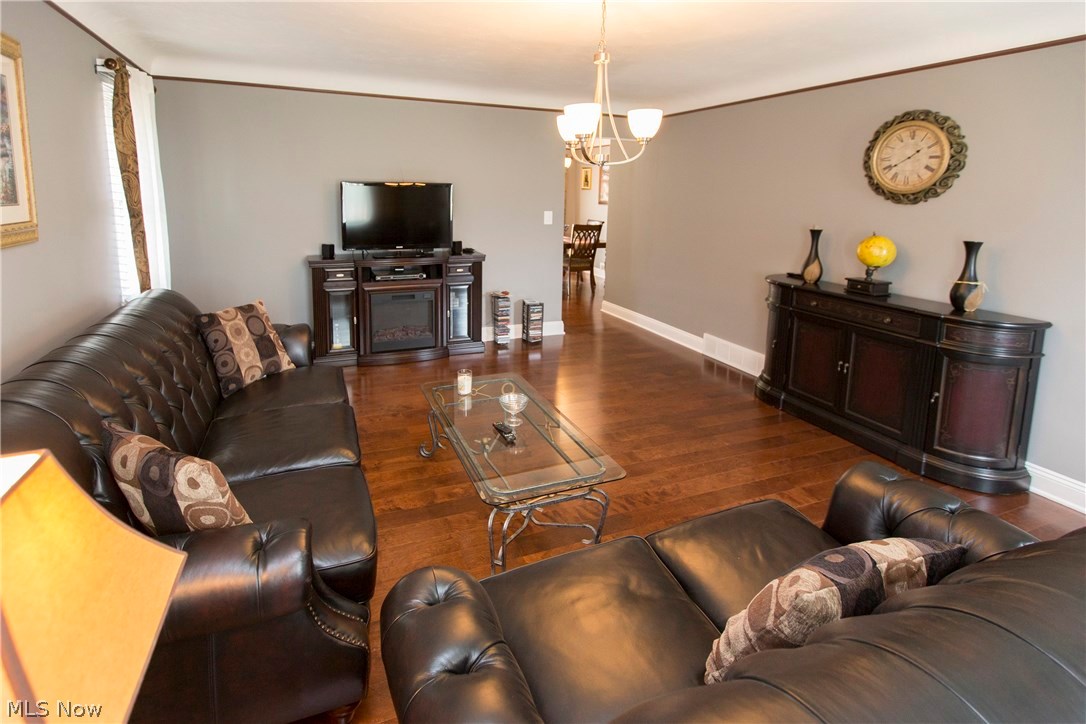 7519 York Road Cleveland, OH 44130 - Photo 5 of 29