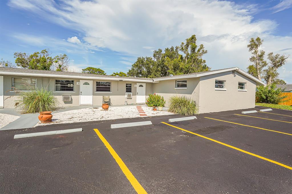 2021 Pennsylvania Avenue, Unit 4 Englewood, FL 34224 - Photo 5 of 13