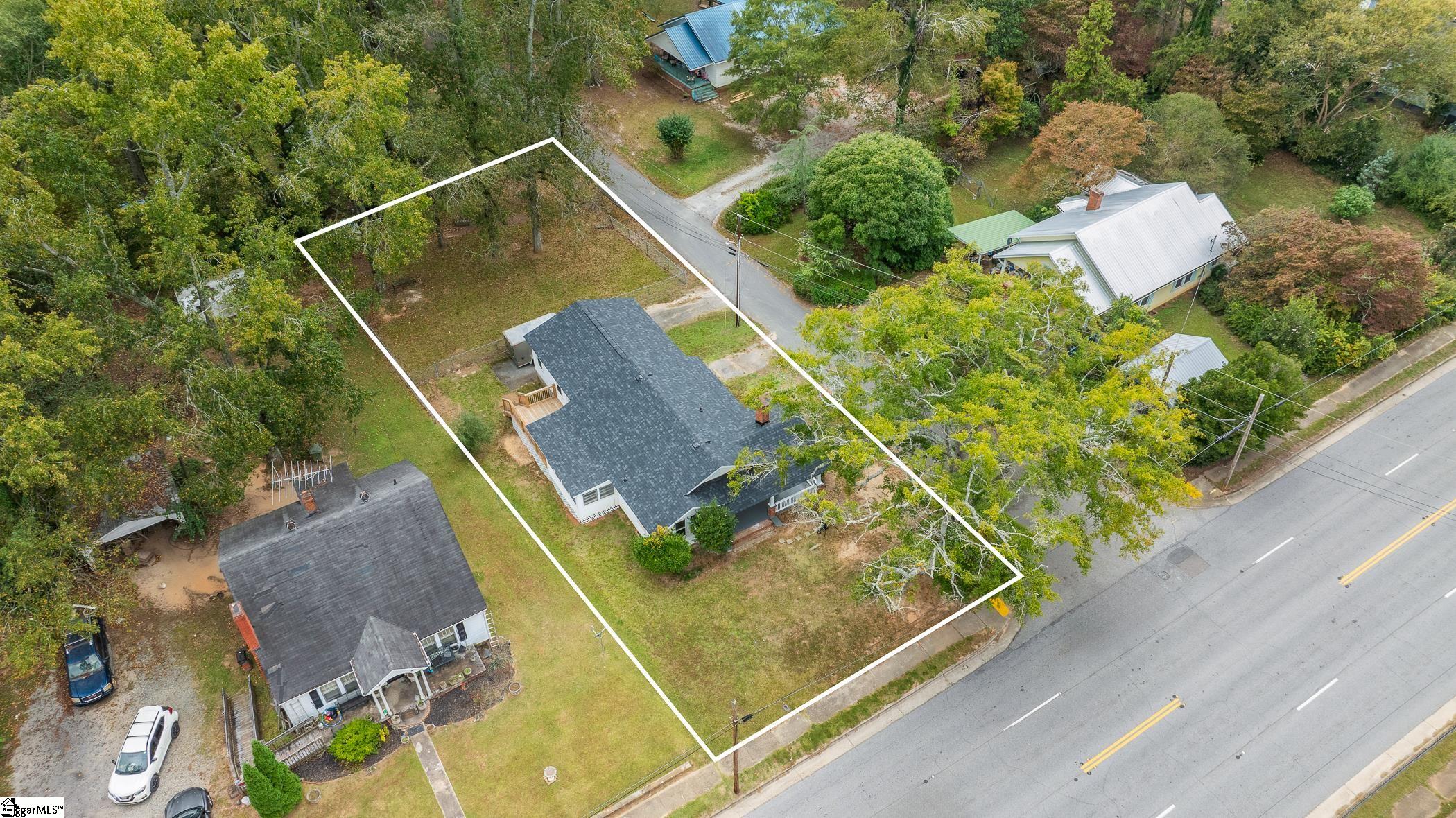 627 Church Street Laurens, SC 29360 - Photo 2 of 43