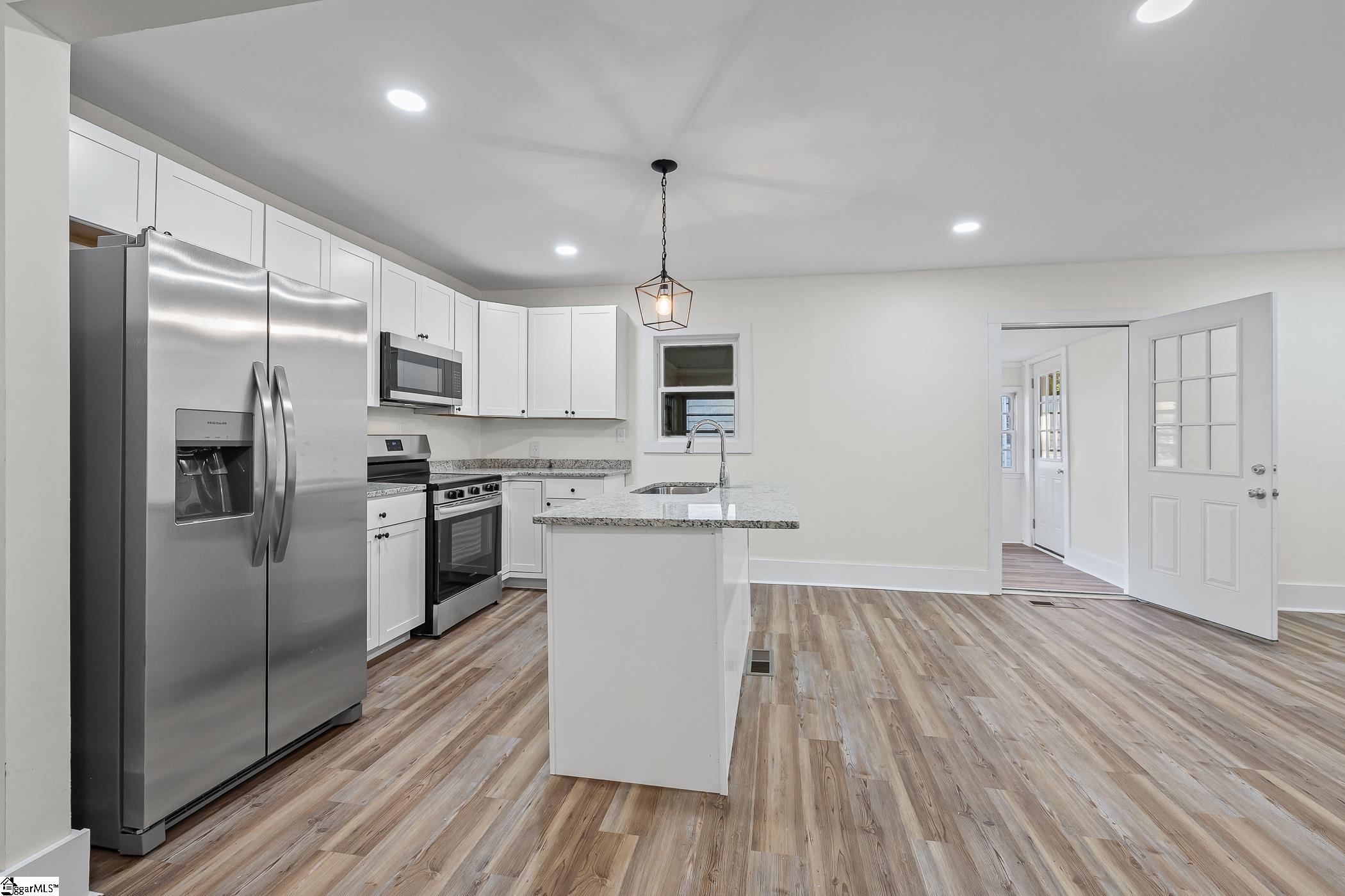 627 Church Street Laurens, SC 29360 - Photo 5 of 43