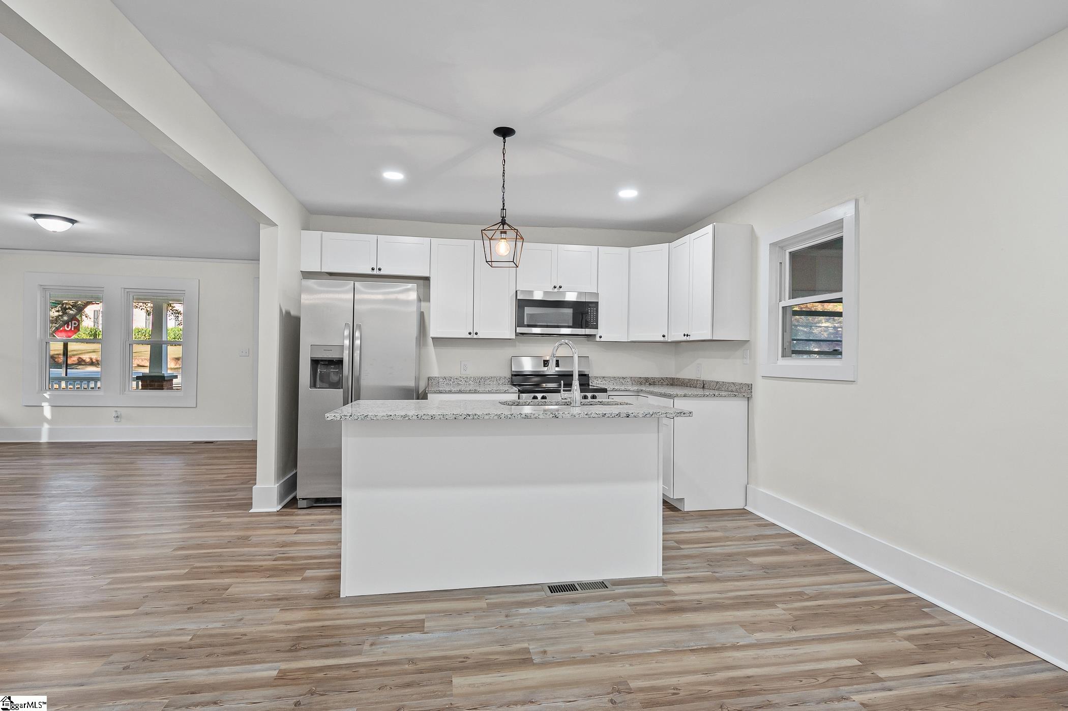 627 Church Street Laurens, SC 29360 - Photo 6 of 43