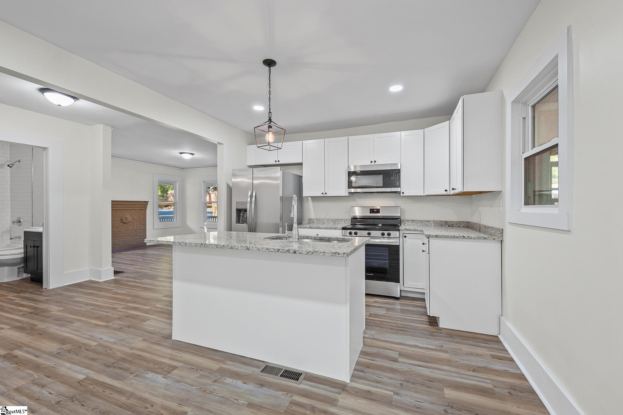 627 Church Street Laurens, SC 29360 - Photo 7 of 43