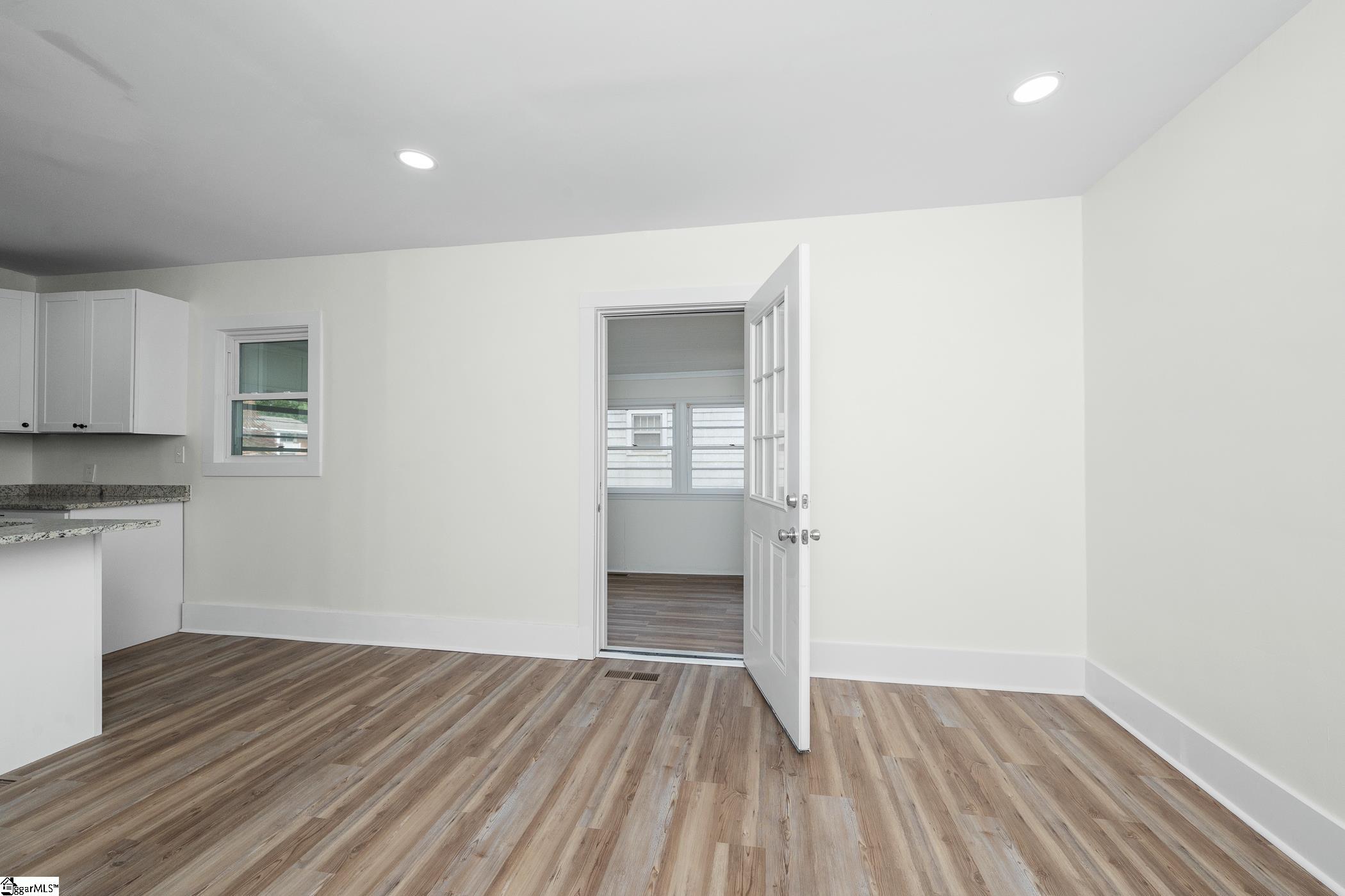 627 Church Street Laurens, SC 29360 - Photo 9 of 43