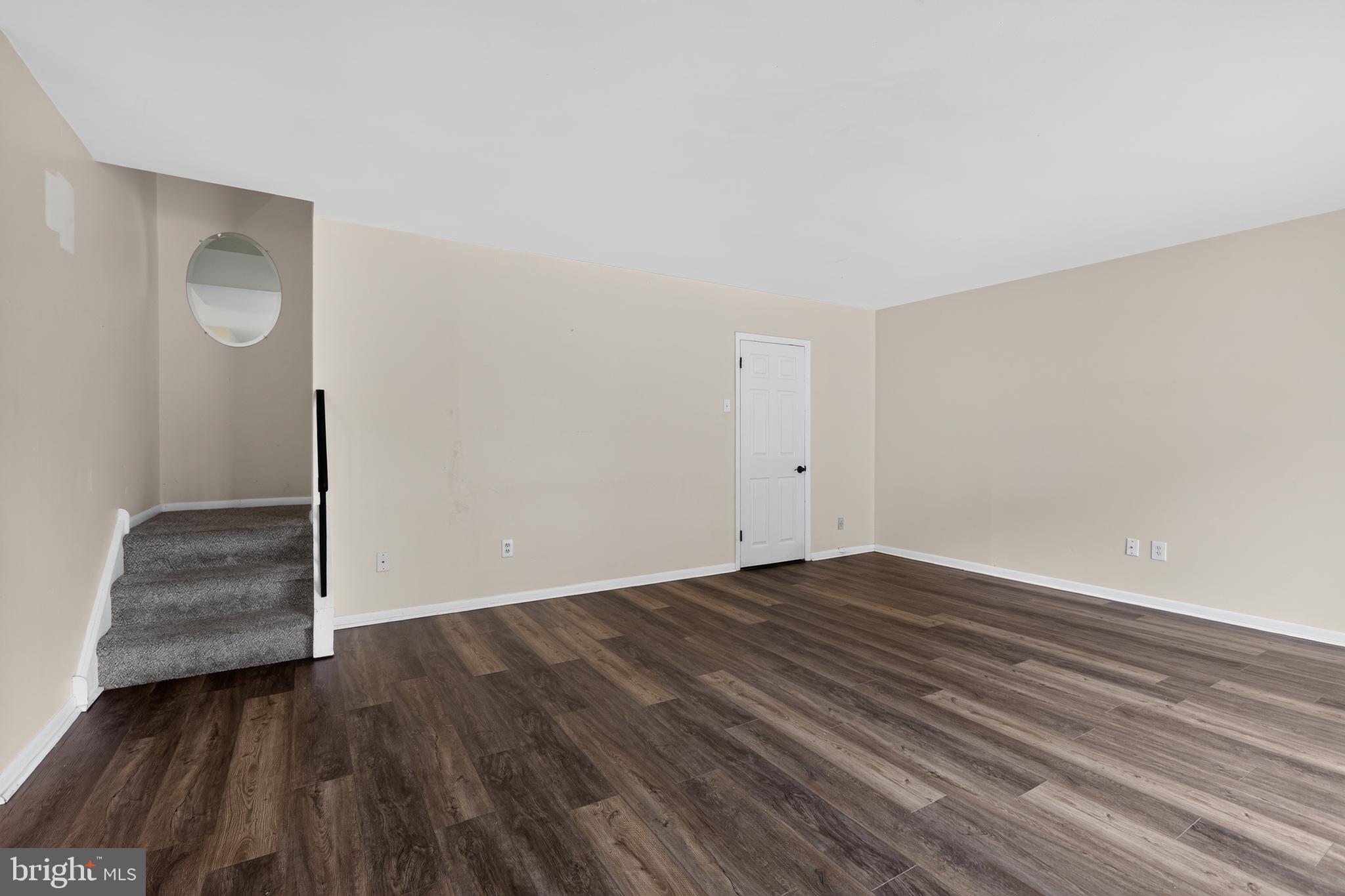 1518 Manley Road, Unit B33 West Chester, PA 19382 - Photo 5 of 34 Living Room