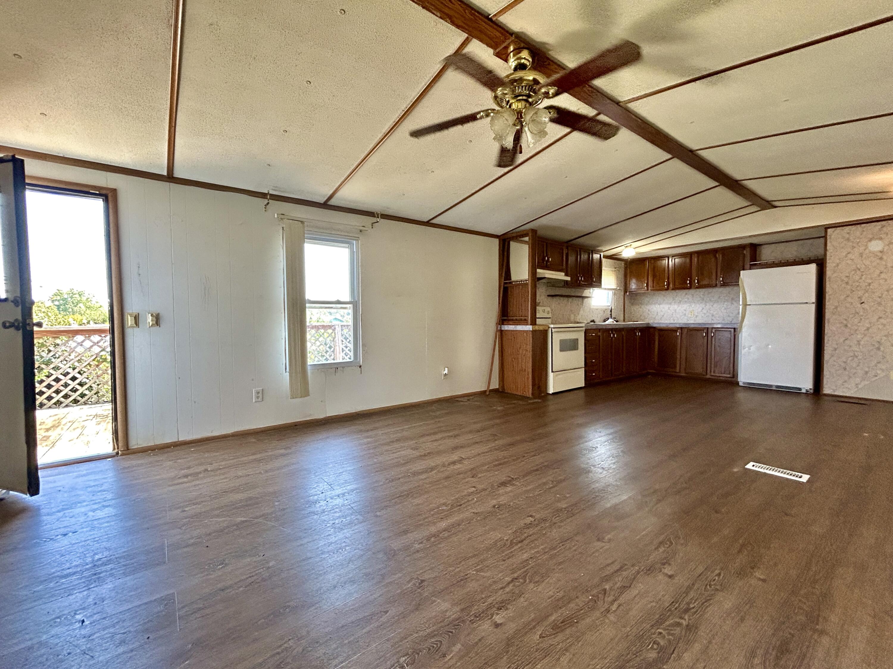 680 Sandidge Road Eubank, KY 42567 - Photo 8 of 17 IMG_E4103