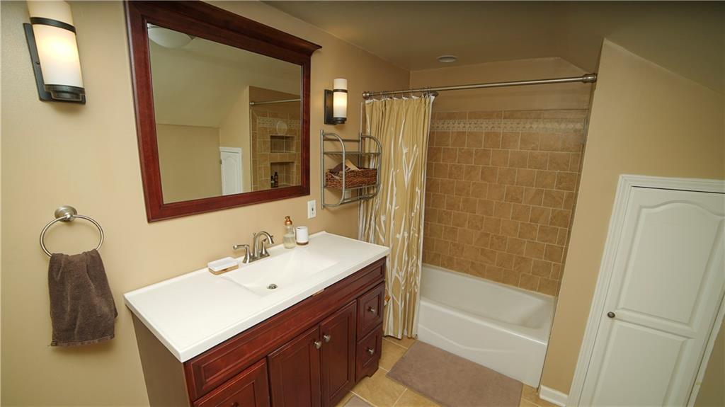 5320 Baptist Road Pittsburgh, PA 15236 - Photo 18 of 25 Gallery Image 18