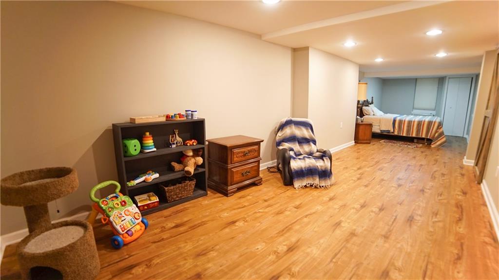 5320 Baptist Road Pittsburgh, PA 15236 - Photo 20 of 25 Gallery Image 20
