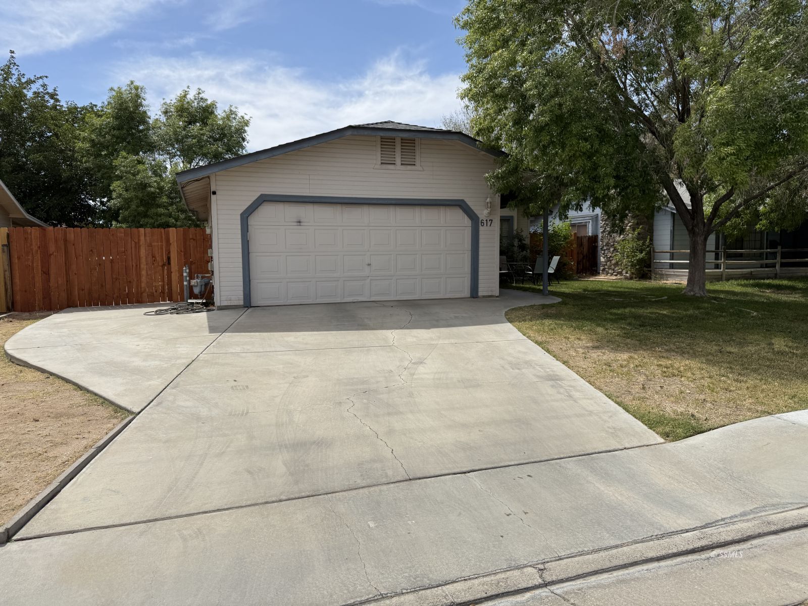 617 Glen Court Ridgecrest, CA 93555 - Photo 1 of 23