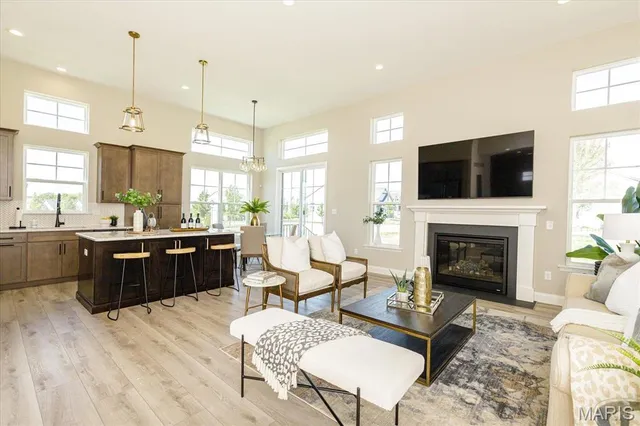 $399,900 | 1 Brookmont @ Ryehill Manor Street, St. Peters, MO 63376