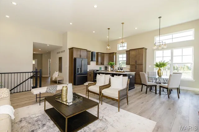 $399,900 | 1 Brookmont @ Ryehill Manor Street, St. Peters, MO 63376