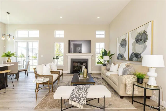$399,900 | 1 Brookmont @ Ryehill Manor Street, St. Peters, MO 63376