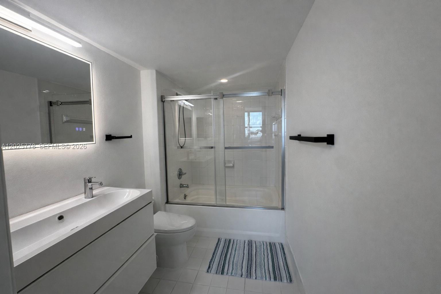 90 Alton Road, Unit 1009 Miami Beach, FL 33139 - Photo 16 of 20