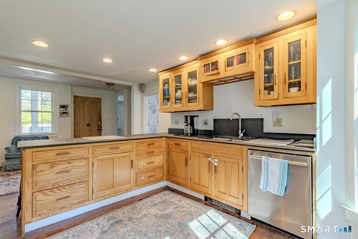 700 Watertown Road Middlebury, CT 06762 - Photo 11 of 39