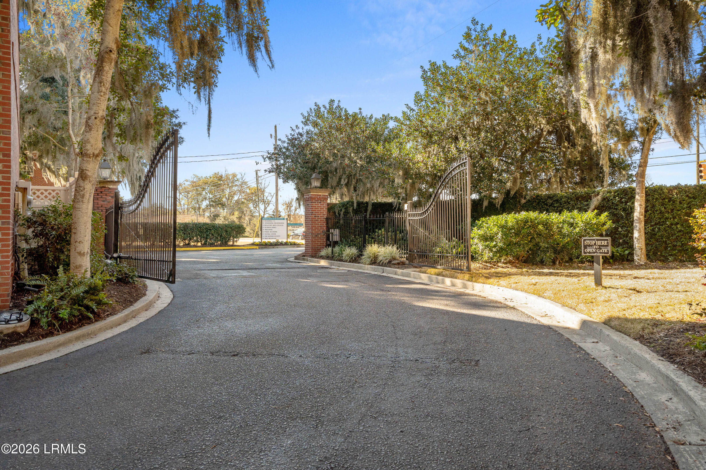 895 Ribaut Road, Unit A6 Beaufort, SC 29902 - Photo 39 of 43 6 Carriage Ct-8