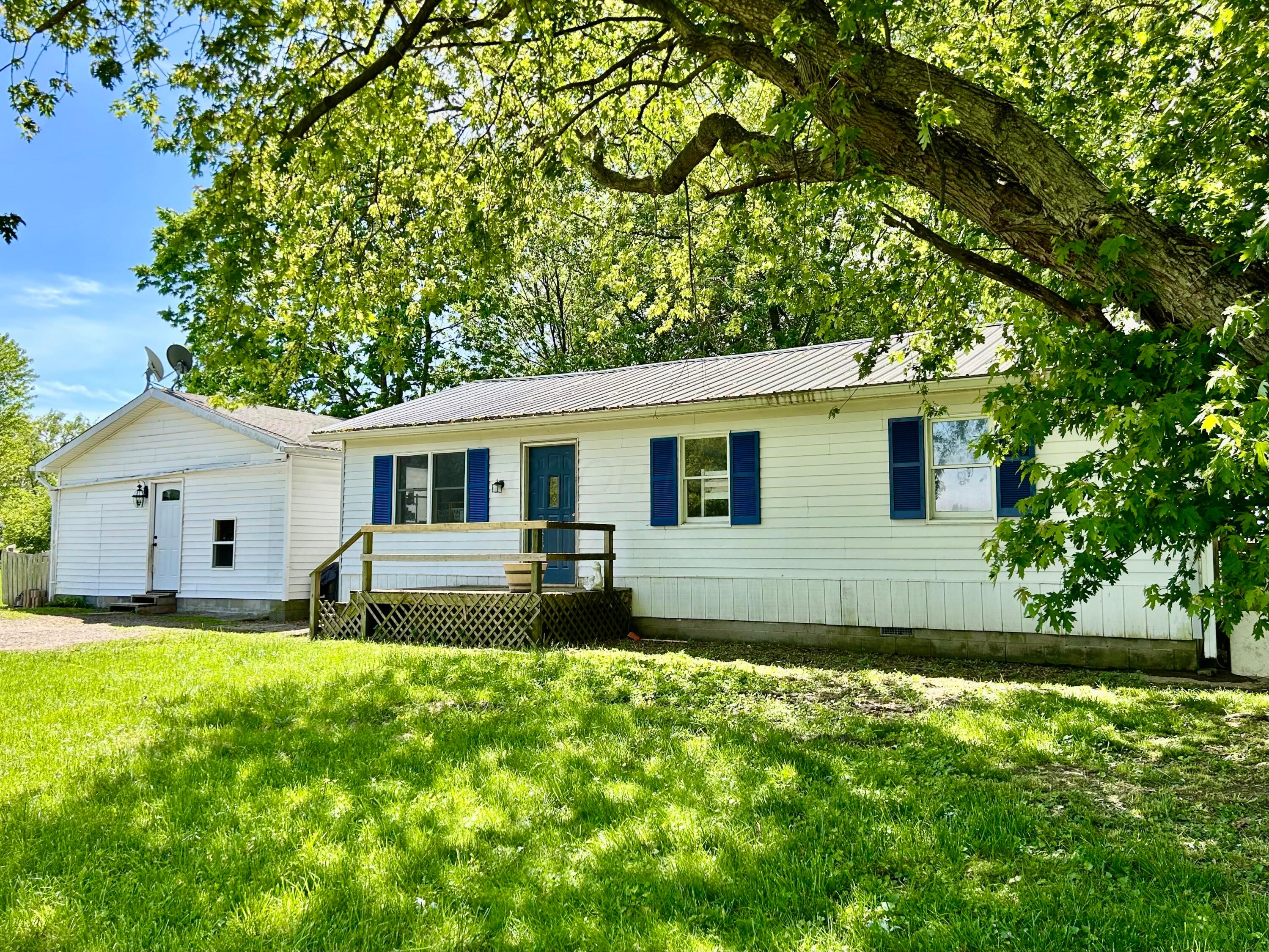 10070 Wolfe Road New Vienna, OH 45159 - Photo 2 of 25 IMG_4873