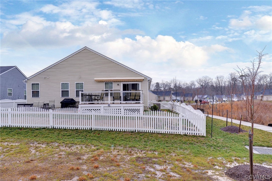 204 Arbordale Loop Williamsburg, VA 23188 - Photo 32 of 41 a view of a house and a yard