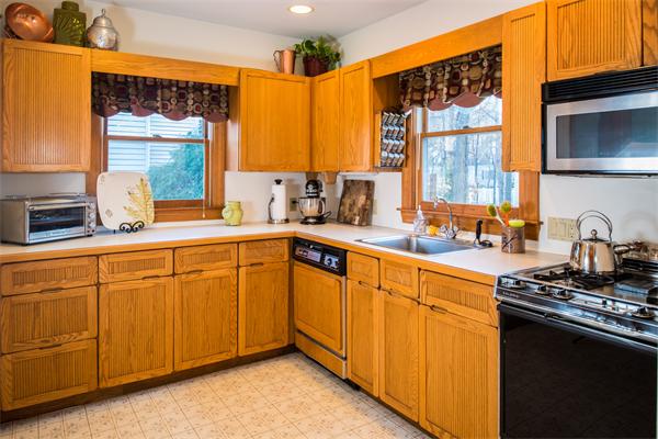 14 Cherry Street Lexington, MA 02421 - Photo 5 of 11 Gallery Image 5