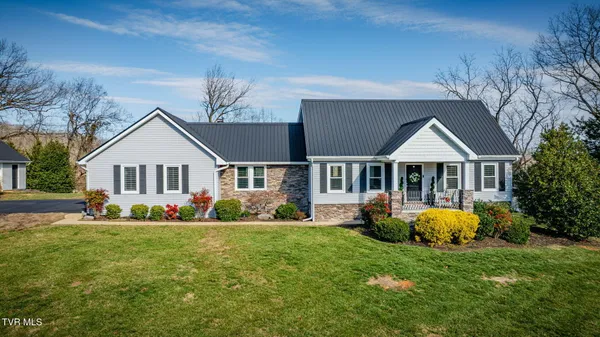 $910,000 | 512 Hideaway Farm Road, Piney Flats, TN 37686