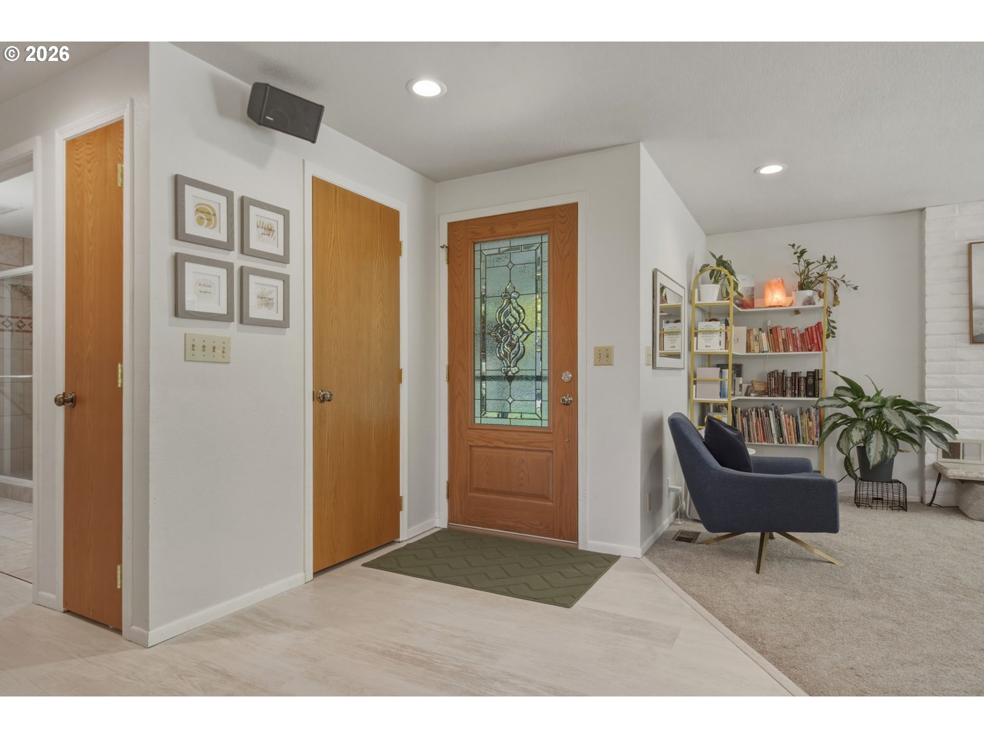 25421 Southeast Sunshine Valley Road Damascus, OR 97089 - Photo 4 of 46 Entrance/Foyer