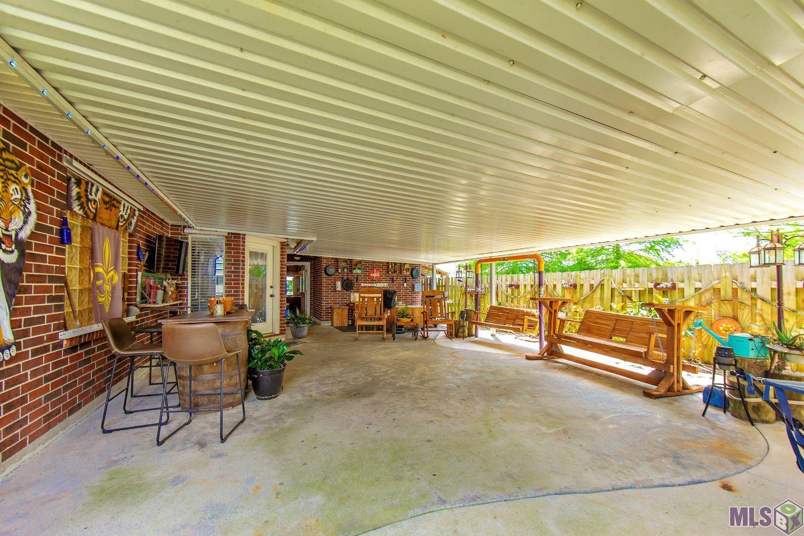 122 East 49th Street Cut Off, LA 70345 - Photo 4 of 24 GORGEOUS COVERED PATIO