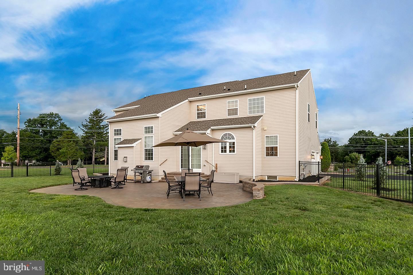 9 Curtmantle Road Mickleton, NJ 08056 - Photo 2 of 32