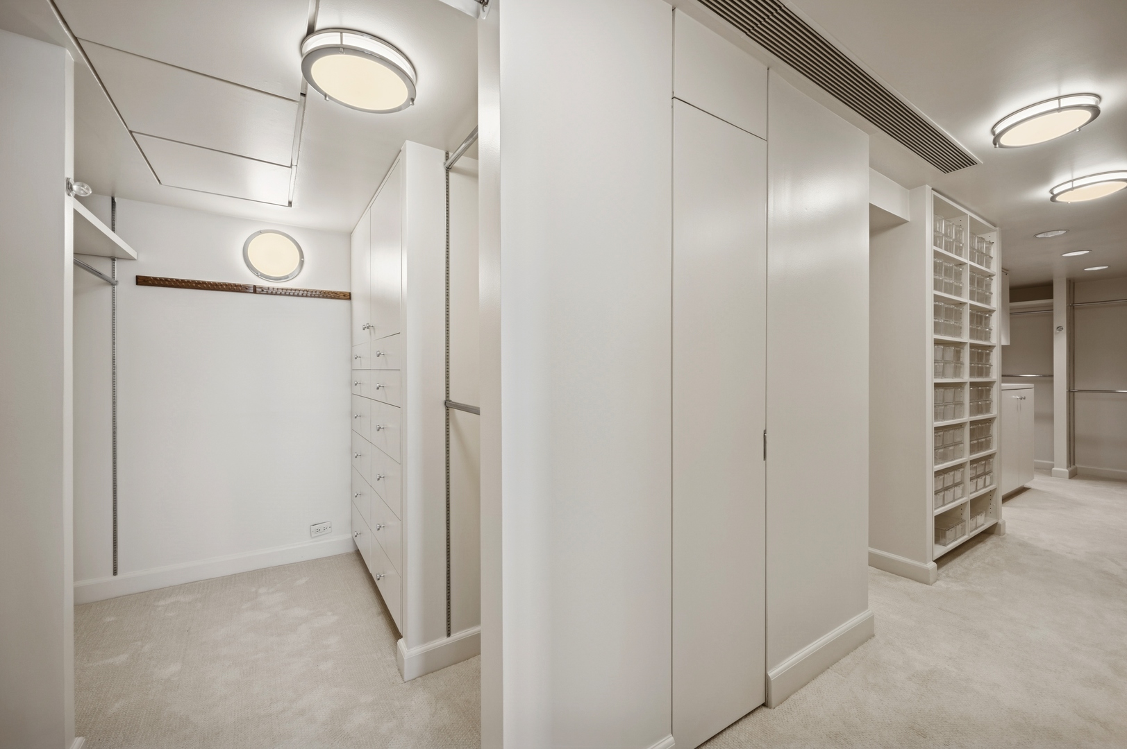 132 East Delaware Place, Unit 5201 Chicago, IL 60611 - Photo 28 of 42