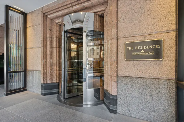 $2,297,747 | 132 East Delaware Place, Unit 5201, Chicago, IL 60611