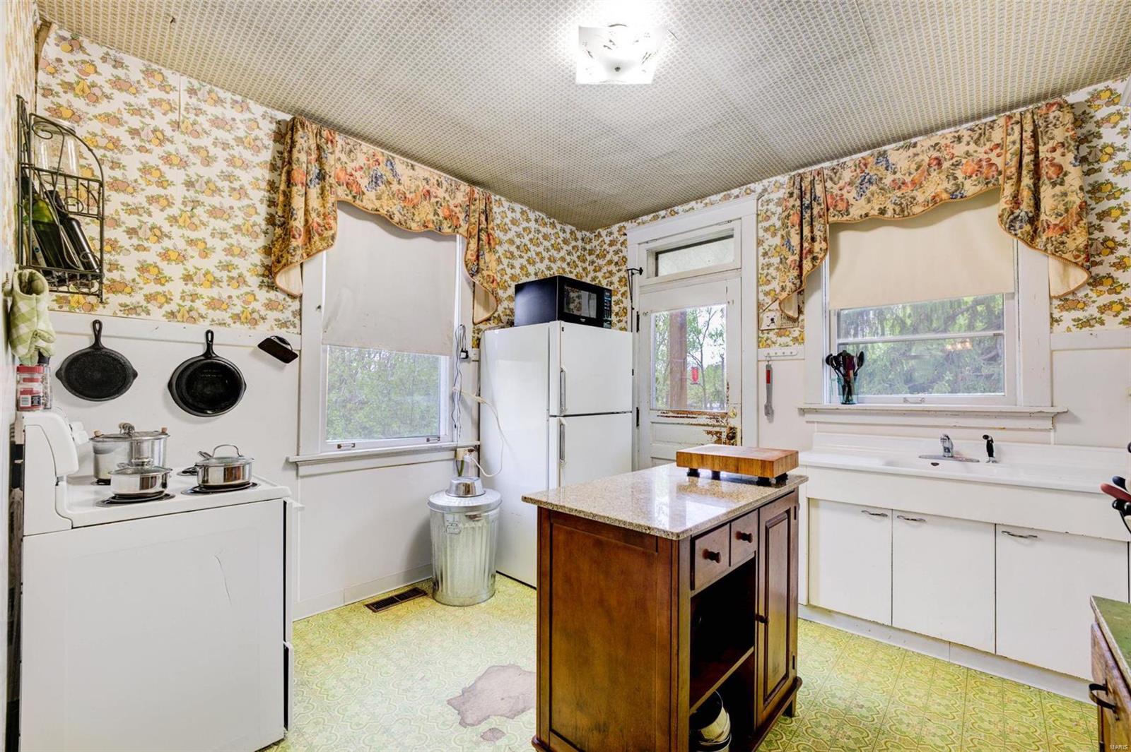 2775 Ashby Road St. Louis, MO 63114 - Photo 9 of 20 Gallery Image 9