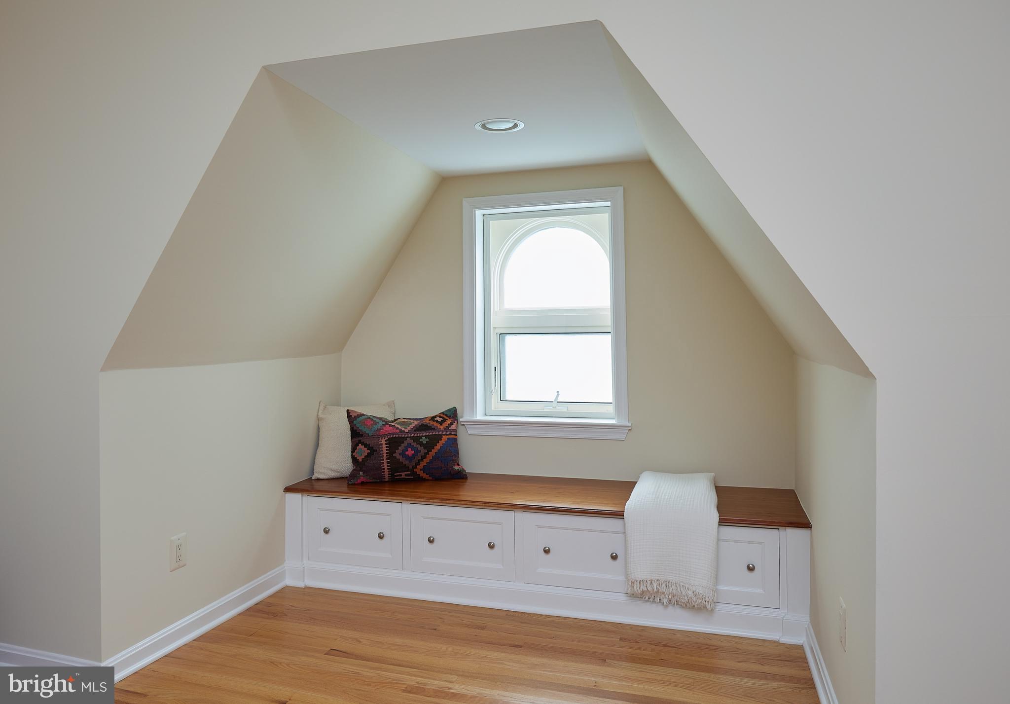 1325 R Street Northwest, Unit B Washington, DC 20009 - Photo 24 of 51