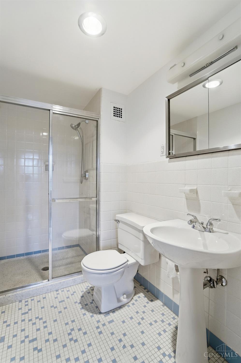 2324 Madison Road, Unit 403 Cincinnati, OH 45208 - Photo 30 of 40
