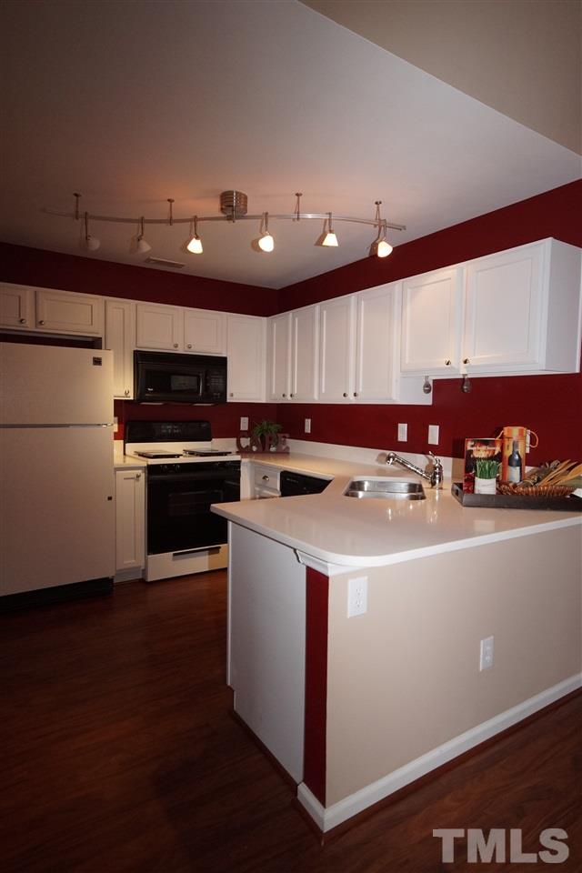 9016 Shallcross Way Raleigh, NC 27617 - Photo 9 of 24 Gallery Image 9