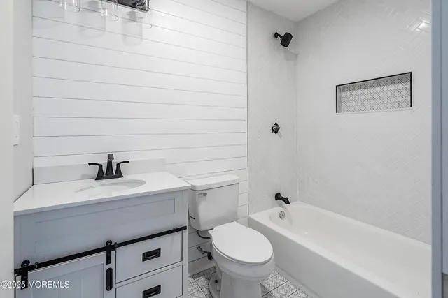 $5,000 | 5 Lynn Drive, Toms River, NJ 08753