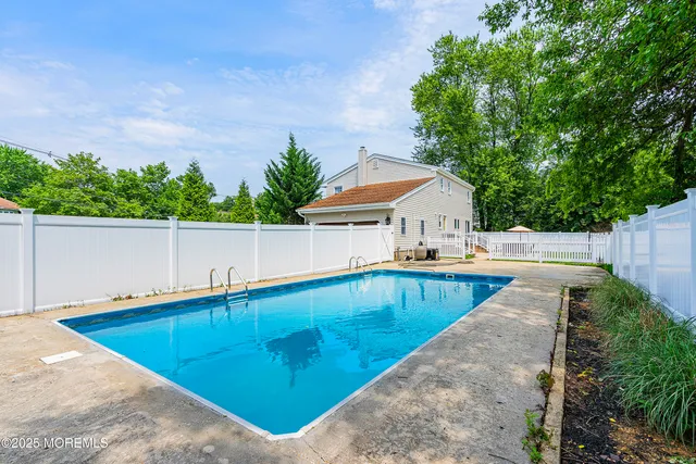 $5,000 | 5 Lynn Drive, Toms River, NJ 08753