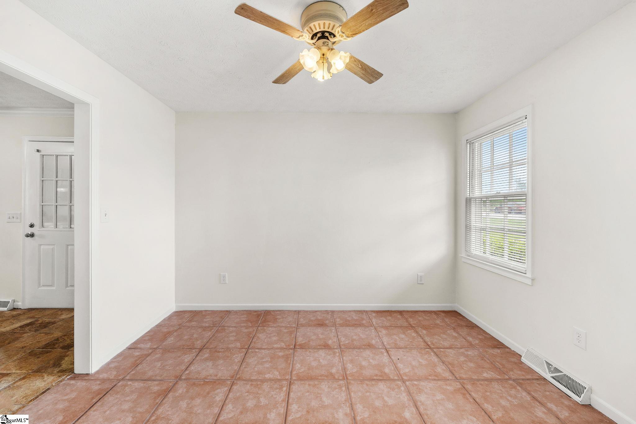 608 Lenhardt Road Greenville, SC 29611 - Photo 6 of 23 Gallery Image 6