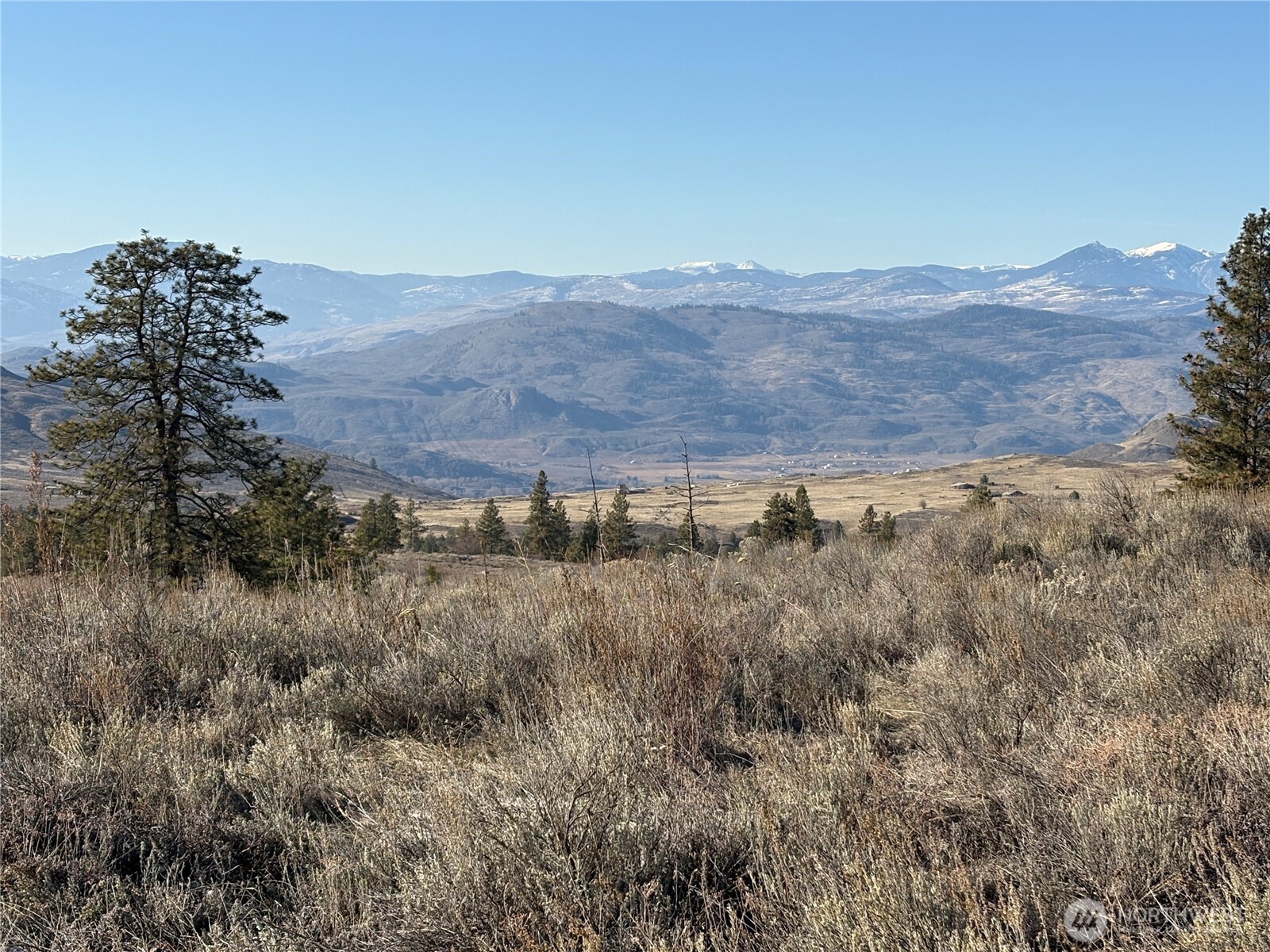 a view of a dry field