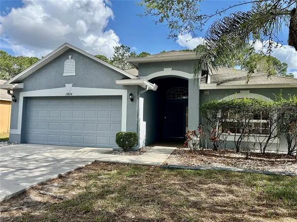 $2,100 | 13824 Royston Bend, Hudson, FL 34669